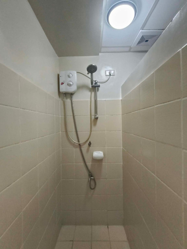 Bathroom 3, Free WIFI & Netflix! The Elchies Room Tagaytay, Tagaytay City