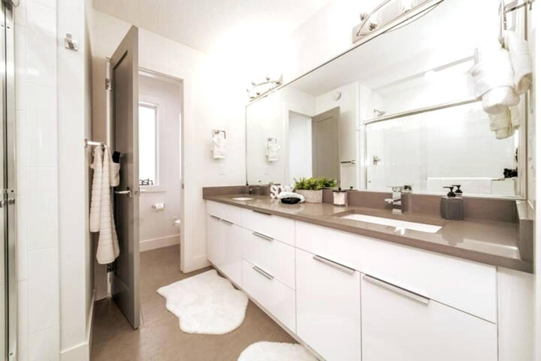 Bathroom 2, Modern Retreat - Hot Tub - KingBed - AC - Fireplace - Garage, Division No. 11