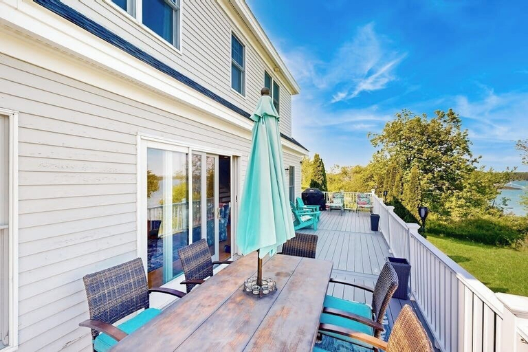 View from room 4, Oceanfront Home With Dock, Beautiful Deck & Firepit - Steps to the Beach, Cumberland