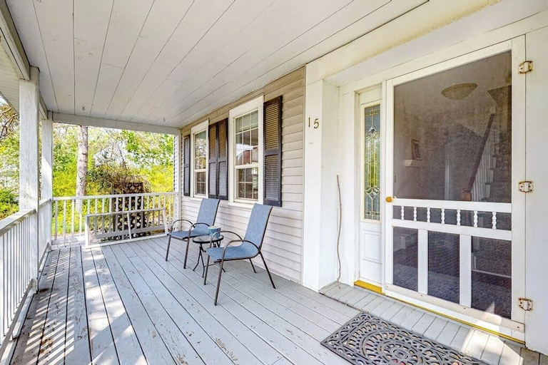 Terrace/patio 4, Classic Home With Prime Location 1 Block From Main Street, Hancock