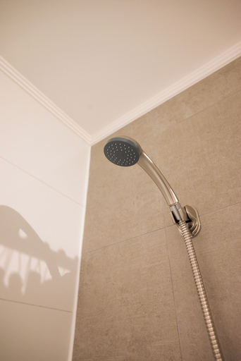 Bathroom 2, Modern Nunoa 2BR Apartment Pool and Gym, Cordillera