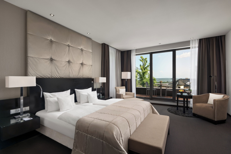 Bedroom 2, Hotel Burg Schwarzenstein, Rheingau-Taunus-Kreis