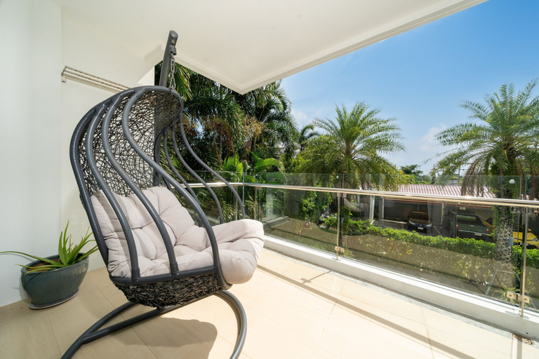 Terrace/patio, Tropical Poo View 1 BR Apt Babylon M206, Pulau Phuket
