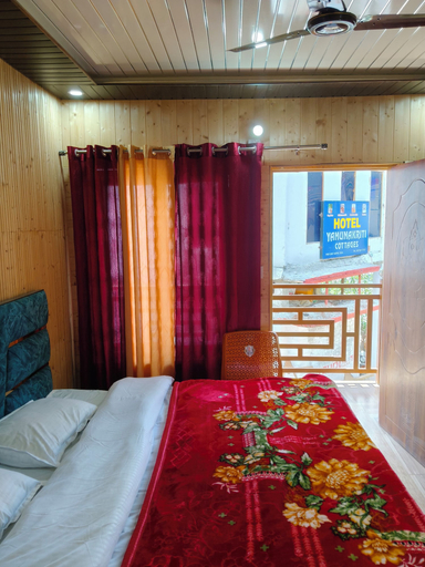 Room 2, Yamuna pag pinewood hotel, Uttarkashi
