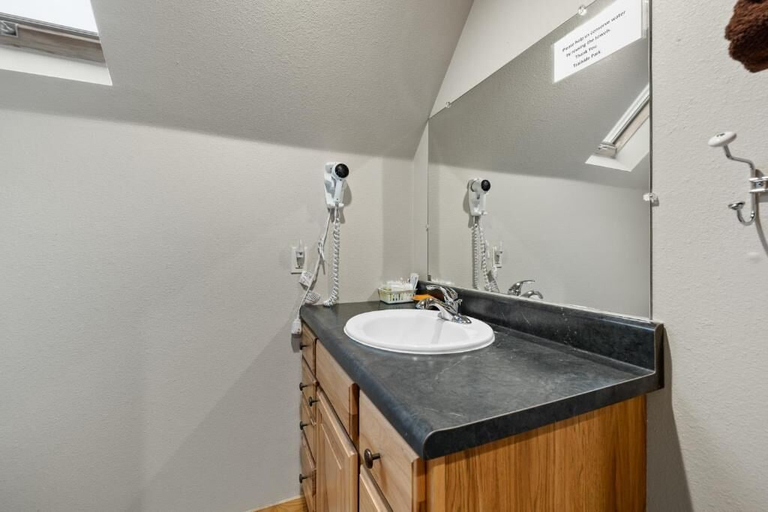 Bathroom 3, Black Hills Trailside Park Resort, Pennington