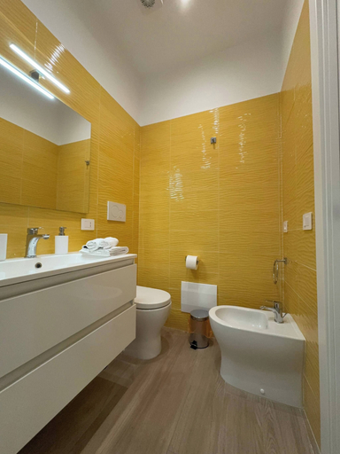 Bathroom 2, Room-suite With Balcony Near Pompeii, So, Napoli