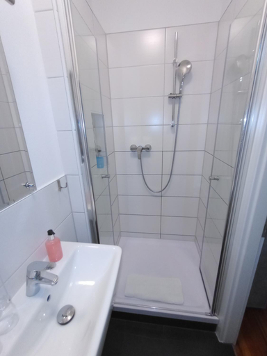 Bathroom 1, Pension-Furstenberghavel Sans Rival, Oberhavel