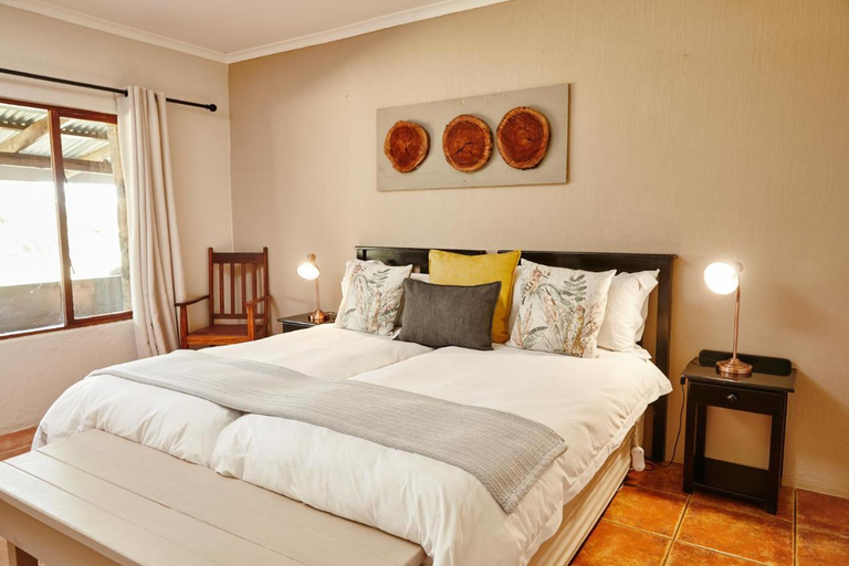 Bedroom 2, Cheetah Ridge Lodge, Uthukela