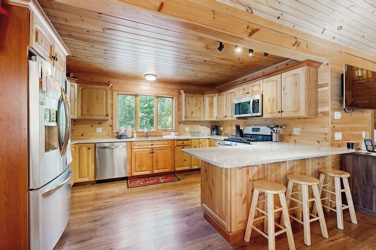 Private kitchen 5, 10-acre Waterfront Hideaway With Kayak, Private Dock on Prong Pond & Firepit, Piscataquis