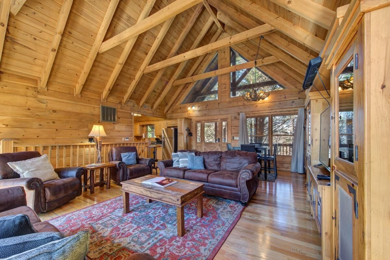 Living area 5, Black Bear Lodge, Sevier
