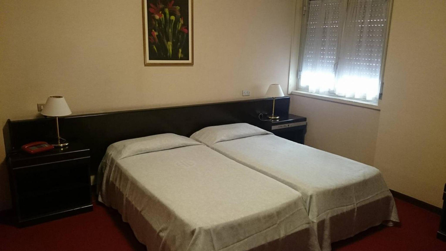 Bedroom 2, Hotel Europa, Palermo