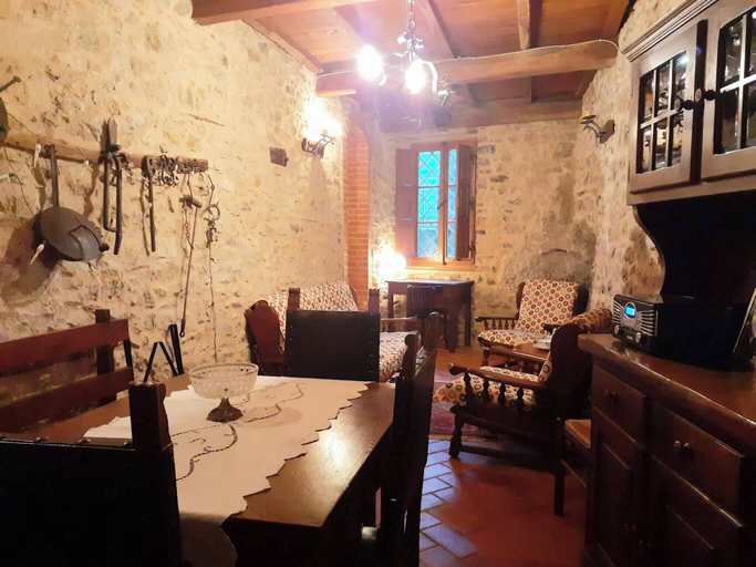 Dining room 3, Lucienne at the Village, Lucca