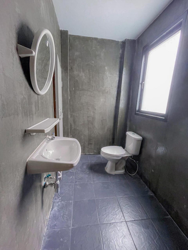 Bathroom 3, Tawee Green Boutique hotel, Phra Nakhon Si Ayutthaya