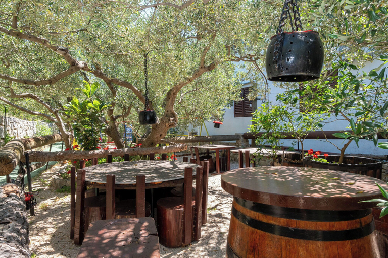 Food & Drinks, Apartments Antisa, Tučepi