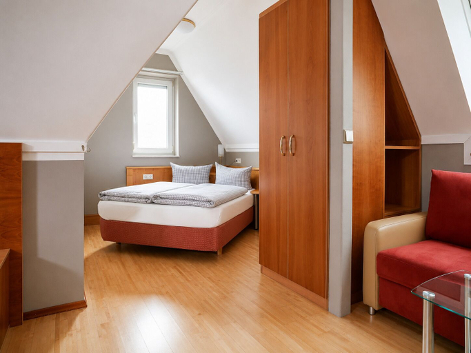 Room 2, Hotel Römer, Günzburg