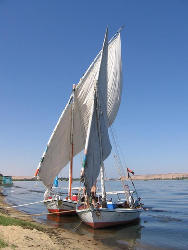 Others 5, SmSm Kato, Aswan