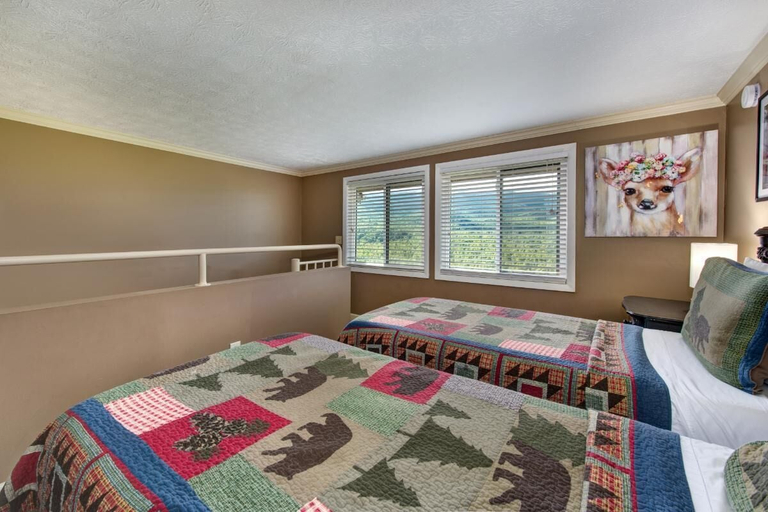 Room 3, Teetop Getaway, Sevier