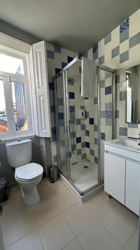 Bathroom 3, A Beira Hostel, Aveiro