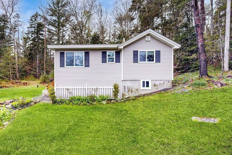 Exterior 3, Remodeled Cottage With AC, Private W/d, Full Kitchen, and High-speed Wifi, Lincoln