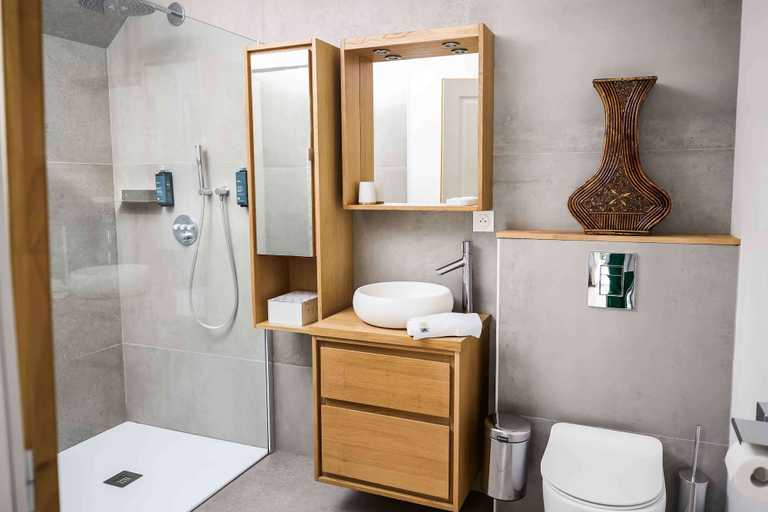 Bathroom 5, Domaine du Chesney, Eure