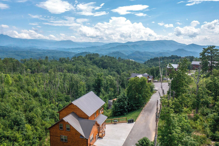 Miscellaneous, Jump on Inn, Sevier