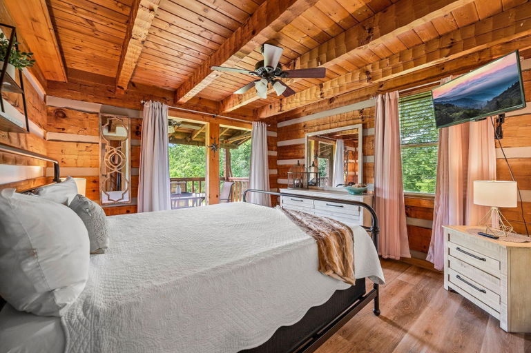 Bedroom 2, Honey Hive, Sevier