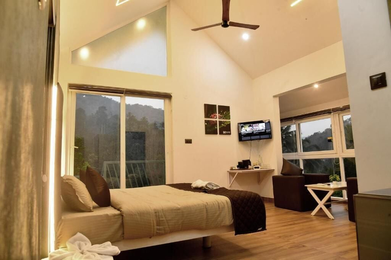 Room 4, Hilllside Naturestay, Pathanamthitta