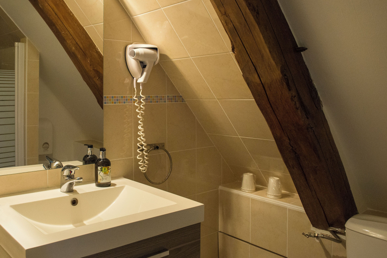 Bathroom 3, Auberge Le Colombien - Hôtel Restaurant, Indre-et-Loire