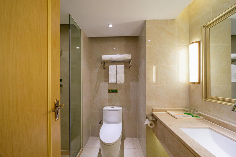 Bathroom 3, Vienna Hotel Shenzhen Dapeng New District Kuiyong, Shenzhen