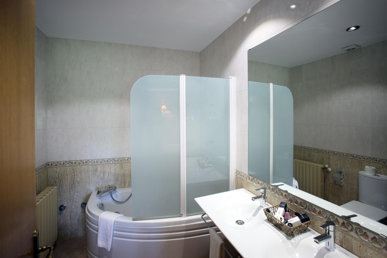 Bathroom 4, Mas La Casassa, Girona