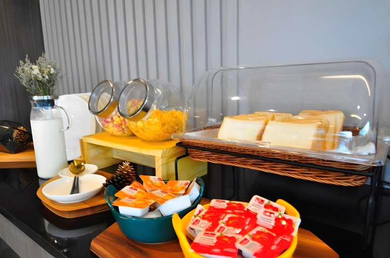 Food & Drinks 5, The S Block Condotel, Muang Khon Kaen