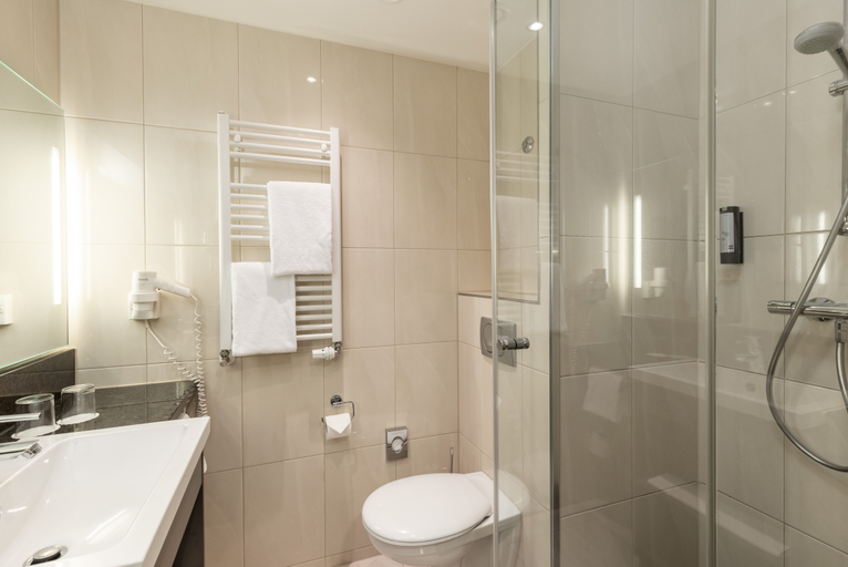 Bathroom 5, IntercityHotel Berlin Airport Area North, Dahme-Spreewald