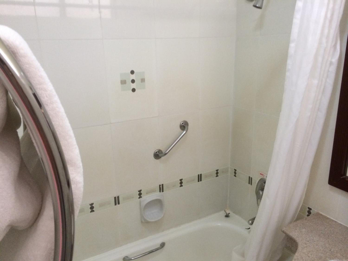 Bathroom, Jacaranda Nairobi Hotel, Westlands