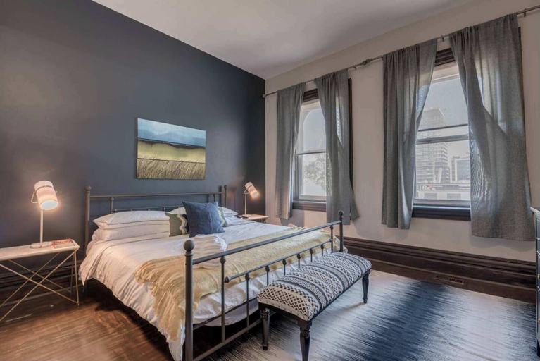Interior 4, Casa Sherbourne Hotel - Modern Suite Sleeps 7!, Toronto
