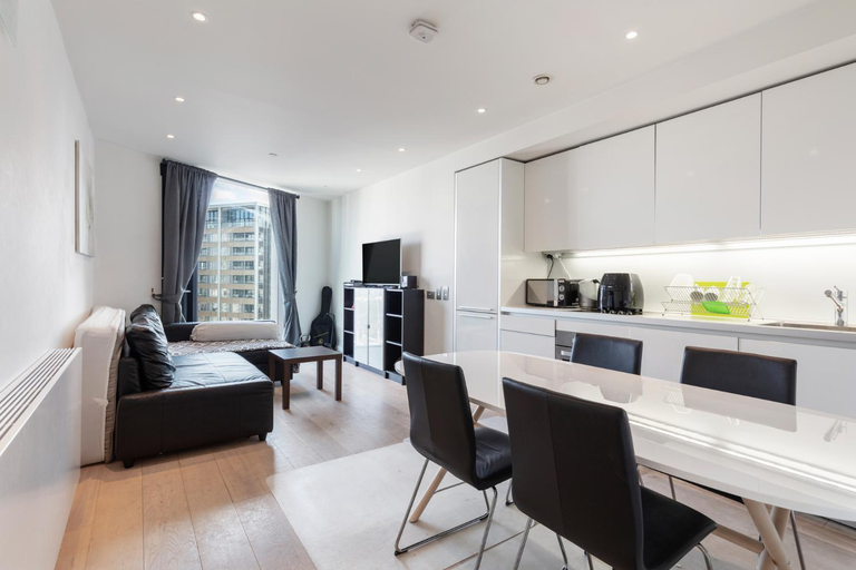 Others 4, Bright 1 Bedroom Apartment in Elephant and Castle, London