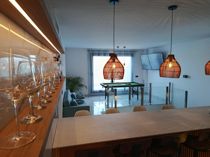 Food & Drinks, Villa lujosa con spa, piscina y sala de juegos PRIVADOS, Tarragona