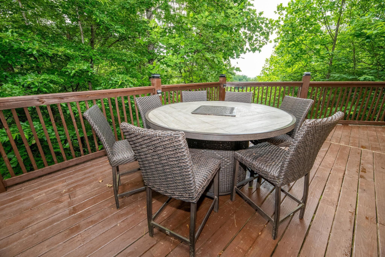 Outdoor dining 3, Bearman's Cabin, Sevier