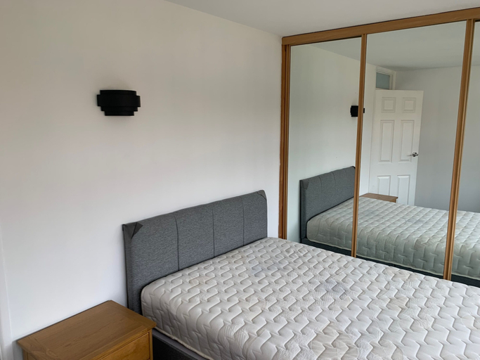 Room 2, Property, Nottingham
