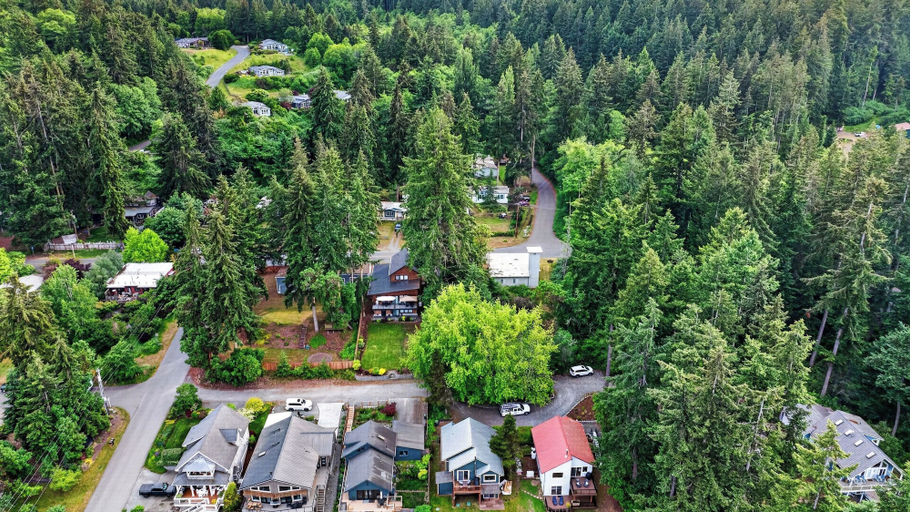 Interior 4, Morning Glory by Avantstay Lower-level Whidbey Hideaway Water Views + Shared Hot Tub, Island