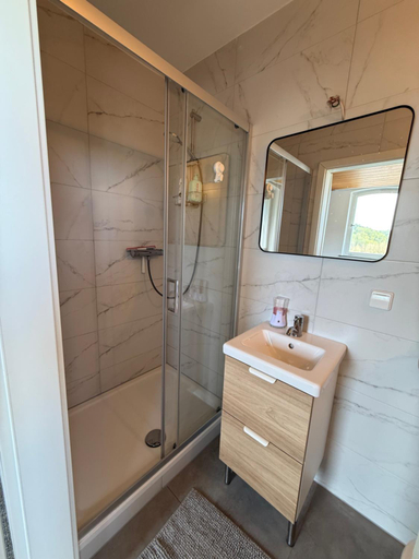 Bathroom 2, Bluestone Appartments 25qm free and near parking, Alb-Donau-Kreis