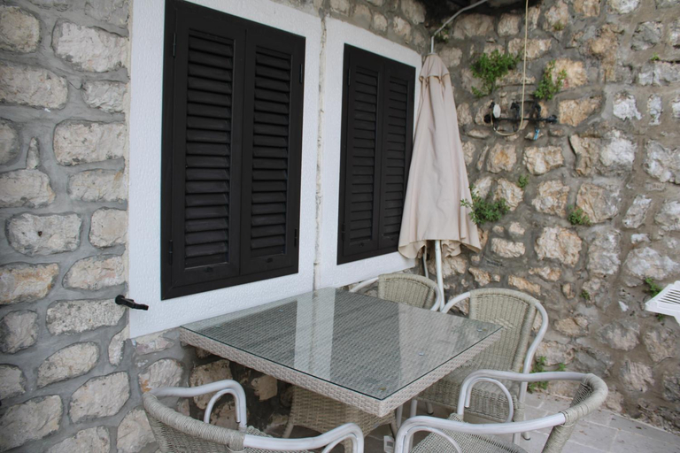 Others 5, Kotor apartments, Ljuta