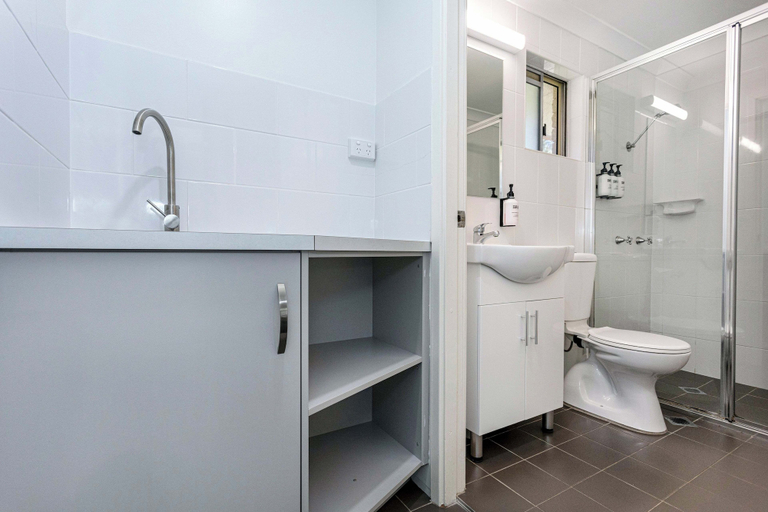 Bathroom 3, Econo Lodge Alabaster, Cowra