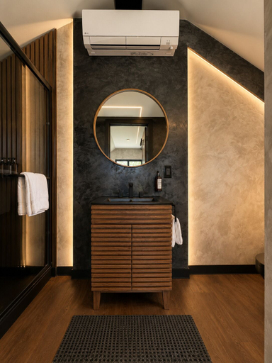 Bathroom 4, Emrose Luxury Cabins, Rutland