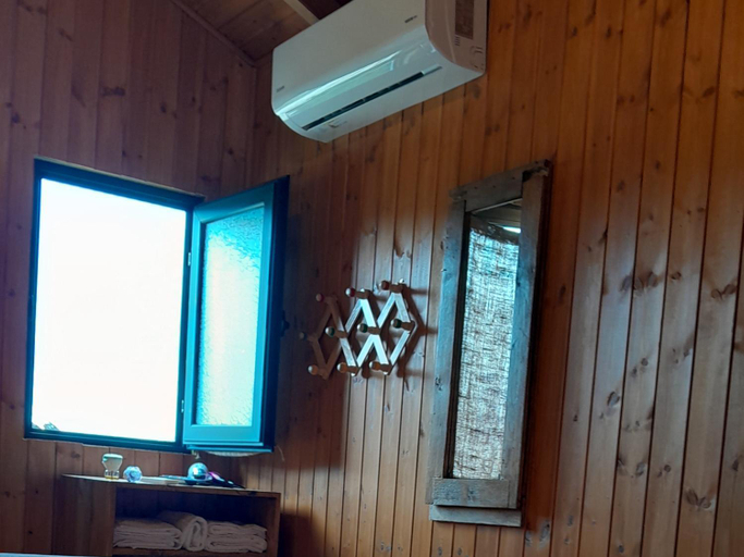 Bathroom 3, bujtina Musta, Beratit