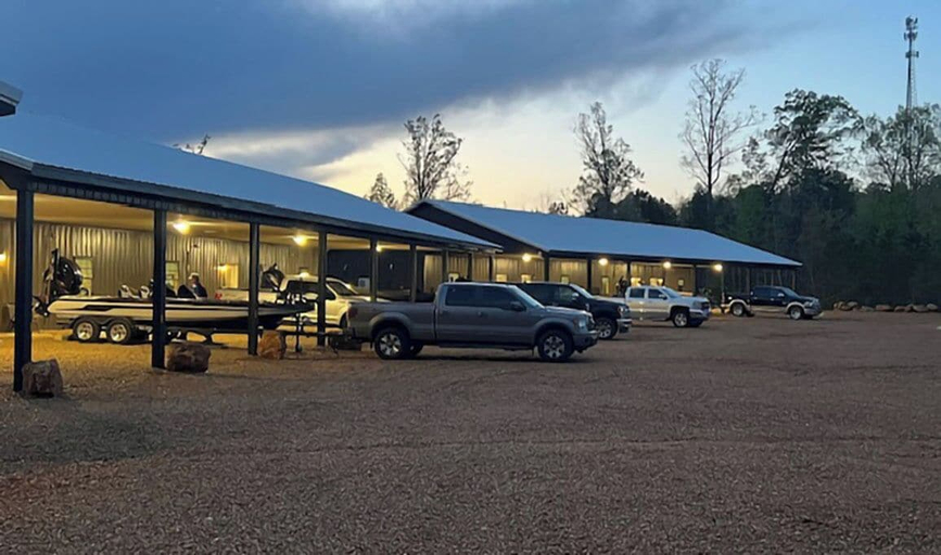 Property grounds 3, Pickwick Lake Lodge, Hardin