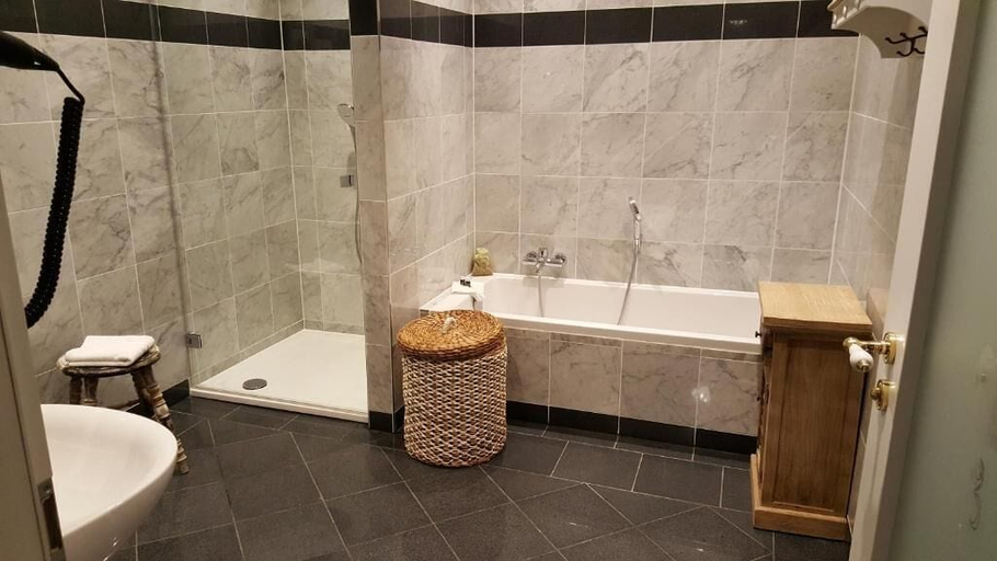 Bathroom 5, Die Kronacher Stadthotels, Kronach