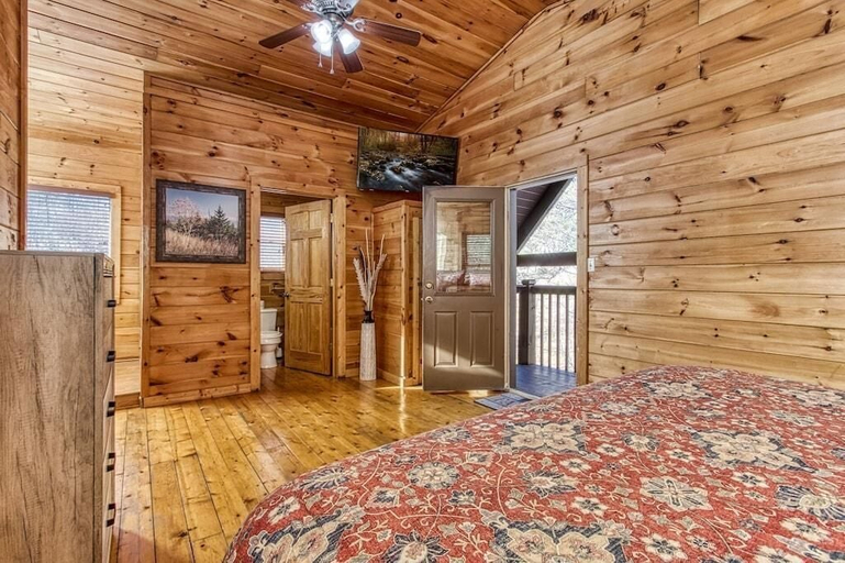 Room 5, Goldilock's Cottage, Sevier