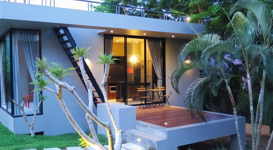 Exterior & Views