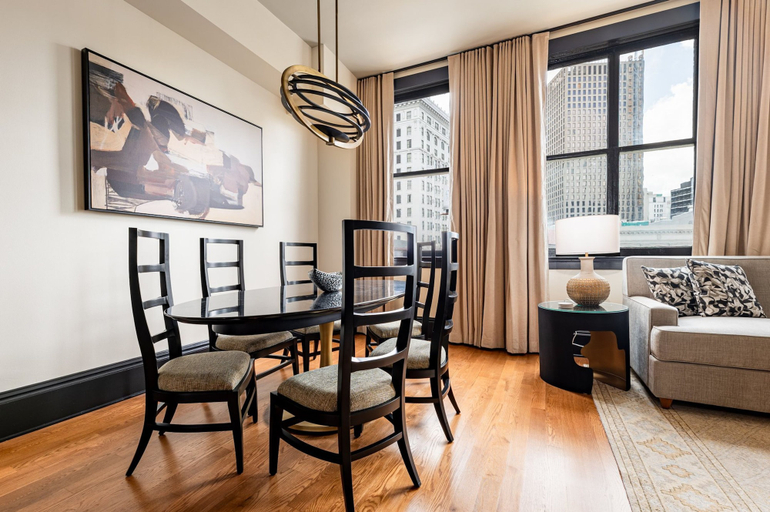 Room 3, 2BR Great View Steps From French Quarter The Mayfair, Orleans