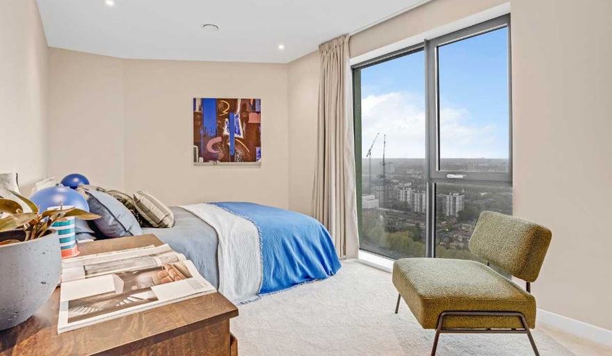 Room 3, Stylish Two-bedroom Flat With a Large Balcony, London